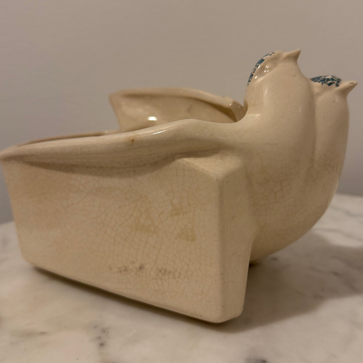 McCoy White Swallows Planter