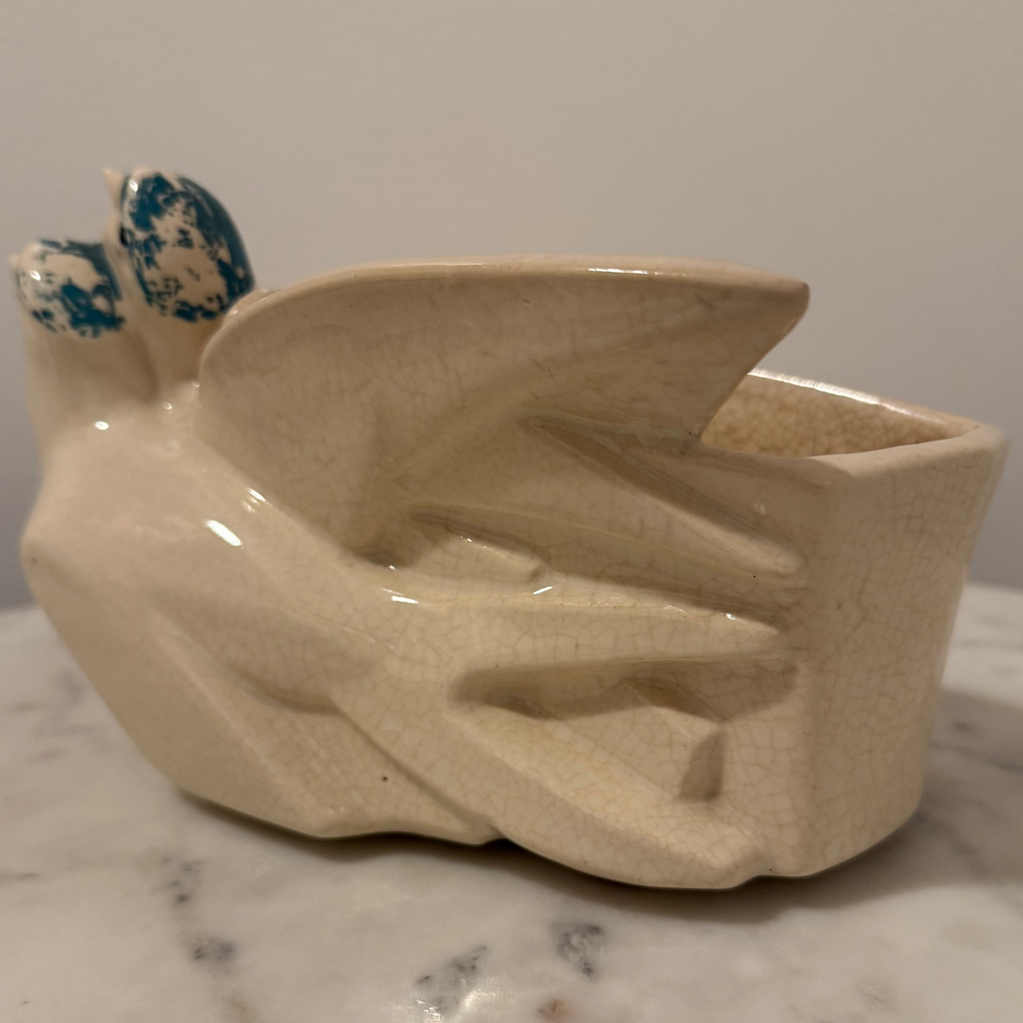 McCoy White Swallows Planter